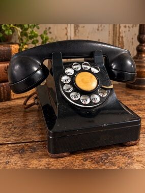 Vintage Western Electric 302 Bell System Black Rotary Telephone 1940s